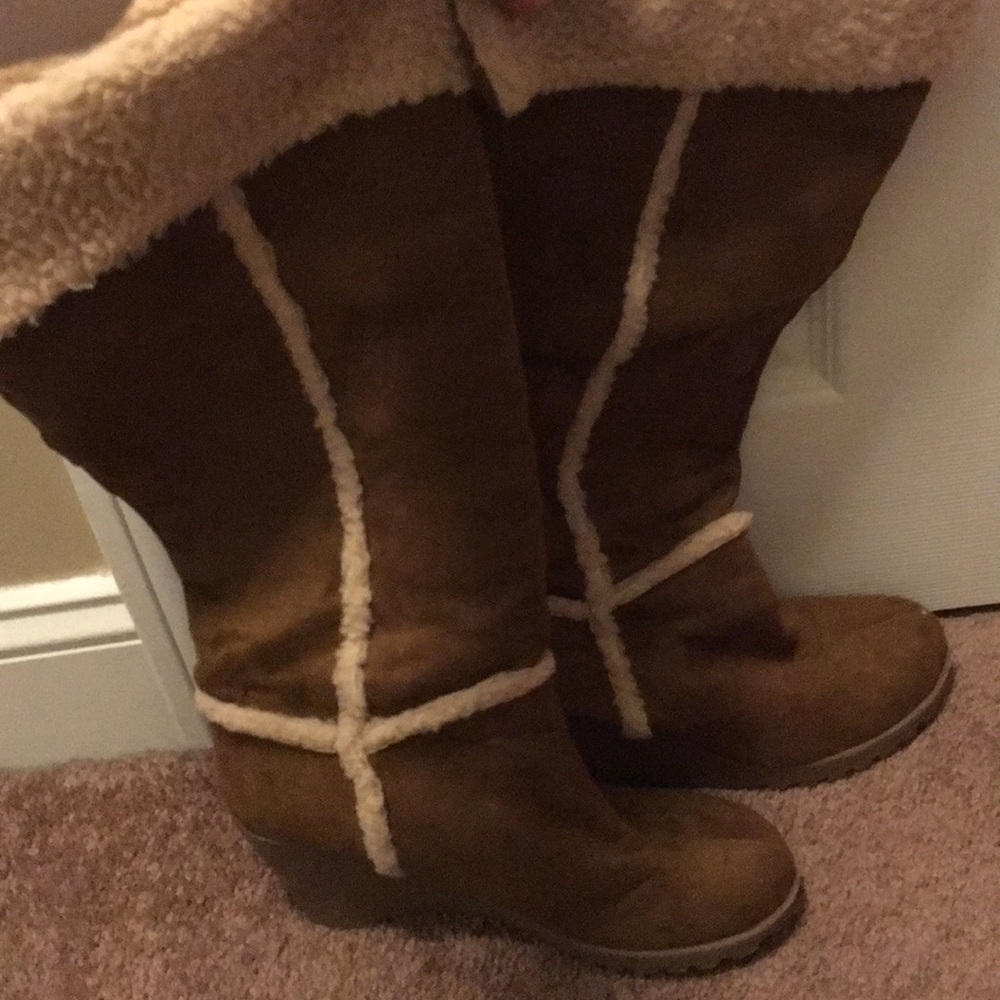 Fur trimmed knee high wedge boots